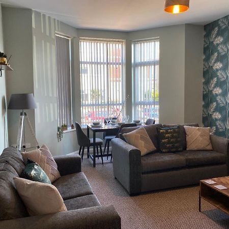 Blackpool Sleepover Apartment 1 Free Parking Sleeps 6 Экстерьер фото