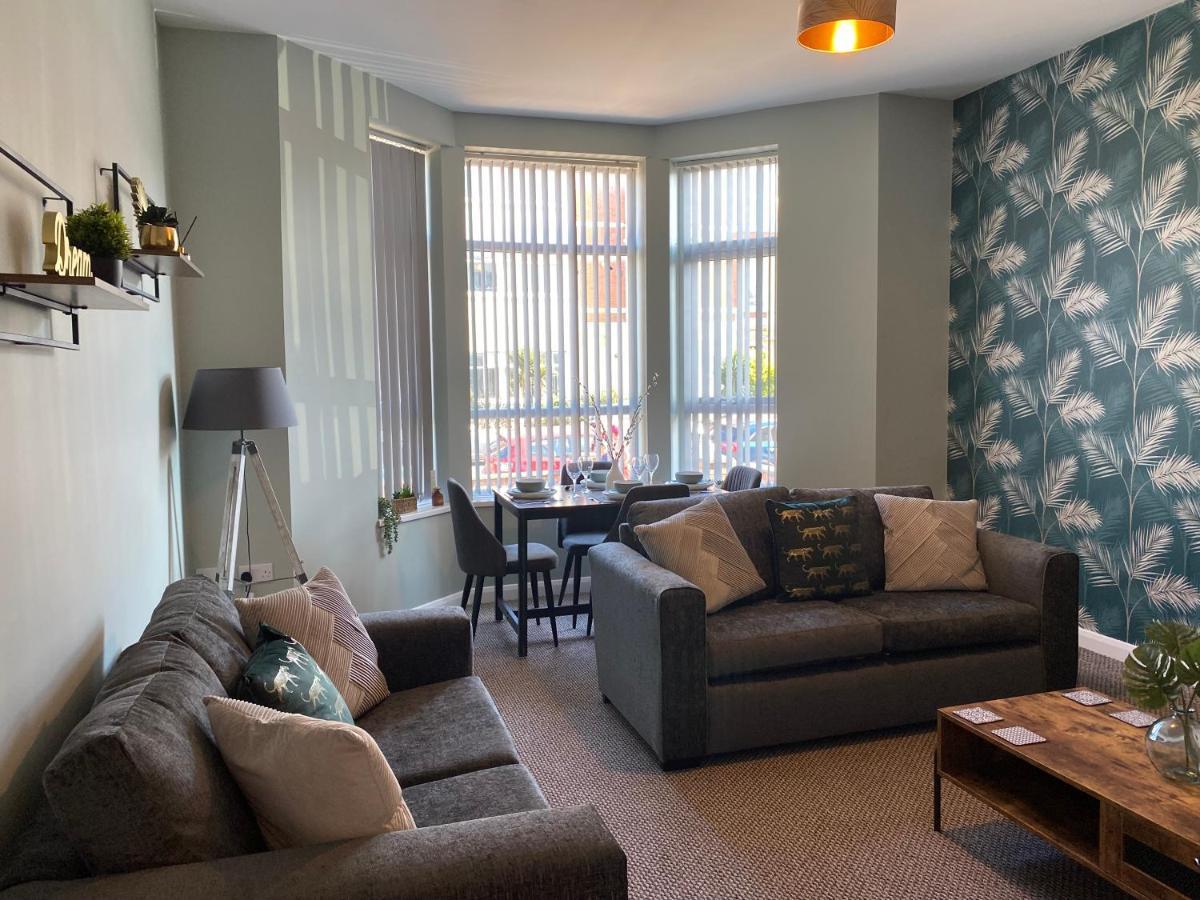 Blackpool Sleepover Apartment 1 Free Parking Sleeps 6 Экстерьер фото